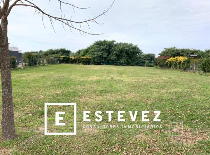 Terreno · 900m²