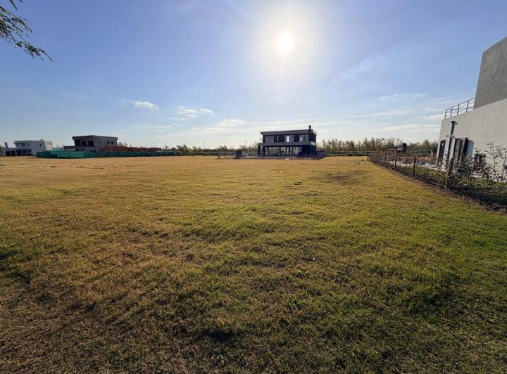 Terreno · 682m²