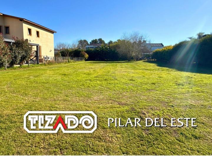 Terreno · 865m²