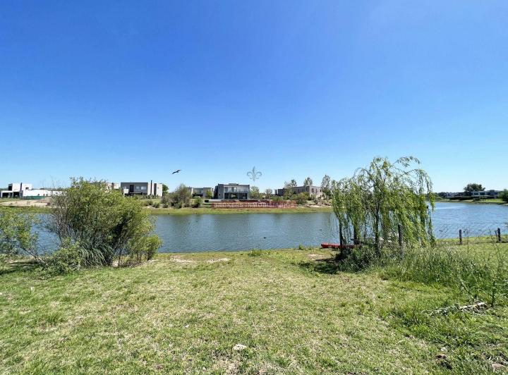 Terreno · 936m²