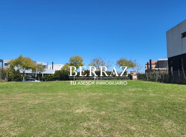 Terreno · 677m²