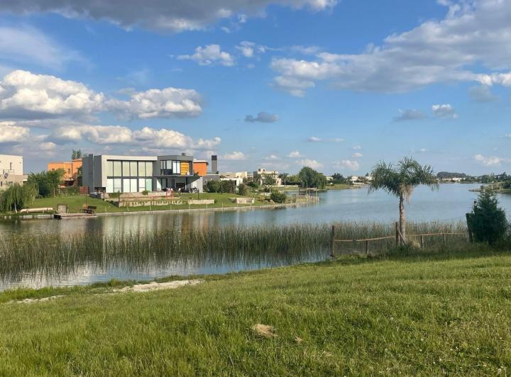 Terreno · 1069m²