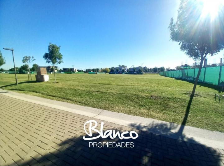 Terreno · 601m²