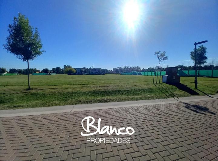 Terreno · 601m²