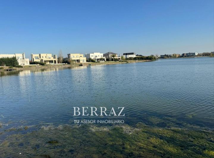 Terreno · 816m²