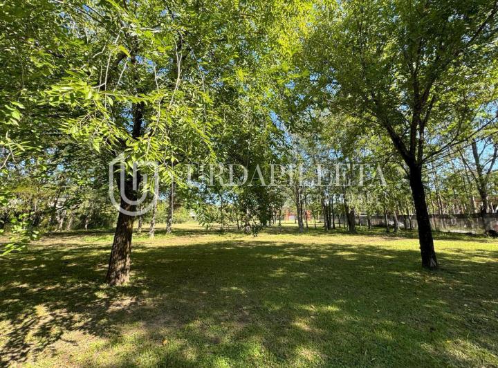 Terreno · 2042m²