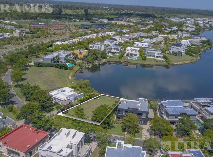Terreno · 789m²