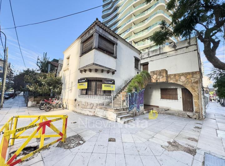 Terreno · 204m²