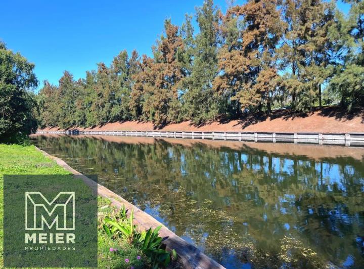 Terreno · 844m²