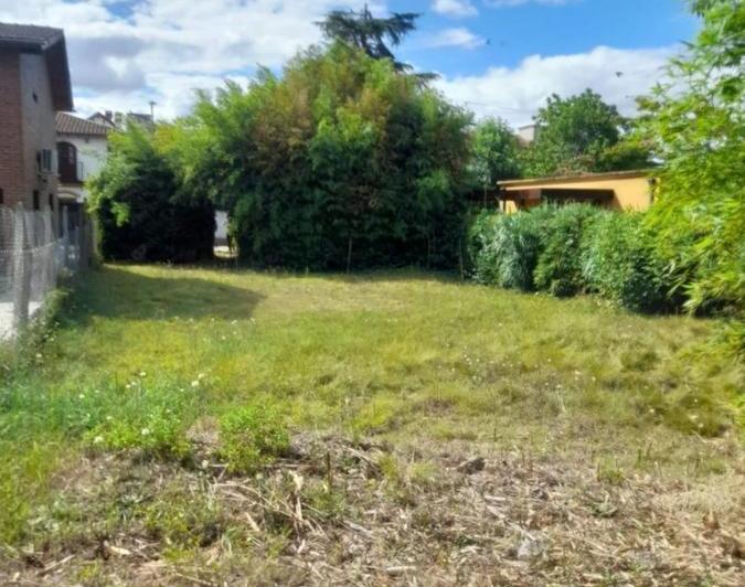 Terreno · 300m²
