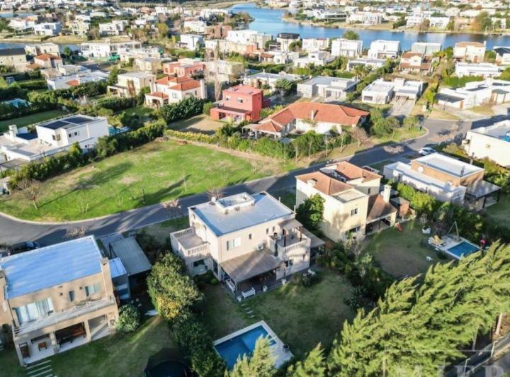 Terreno · 864m²