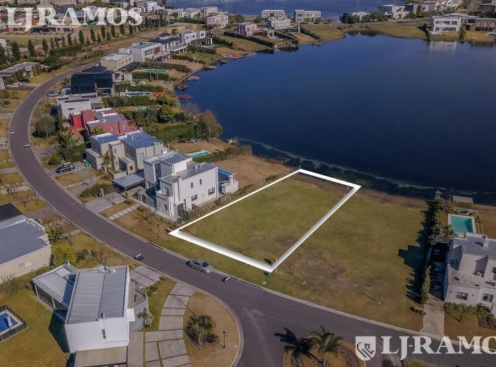 Terreno · 949m²