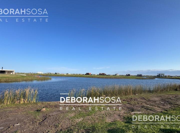 Terreno · 906m²