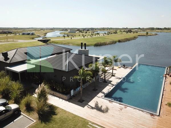 Terreno · 853m²
