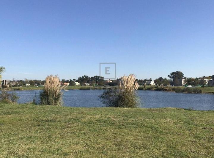 Terreno · 900m²