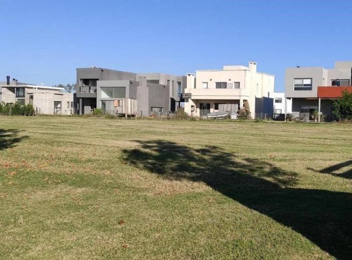 Terreno · 548m²