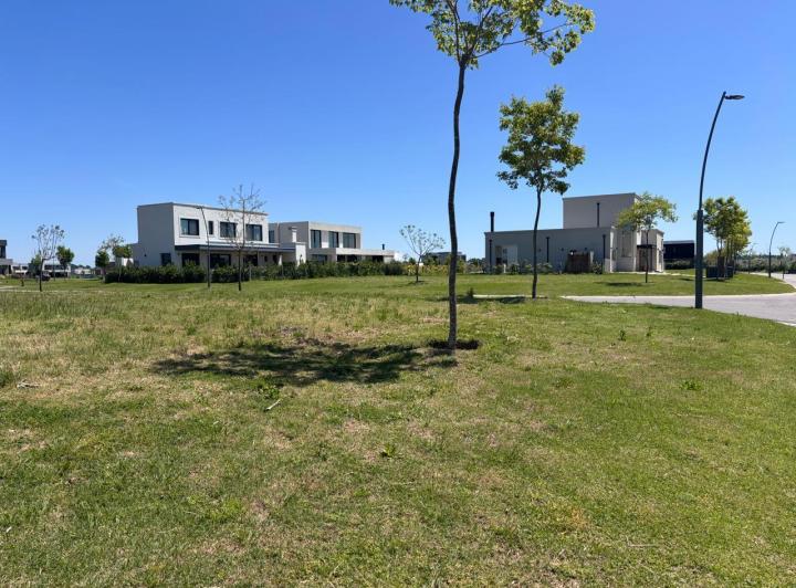 Terreno · 665m²