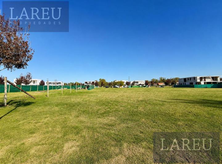 Terreno · 600m²