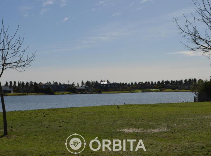 Terreno · 1133m²