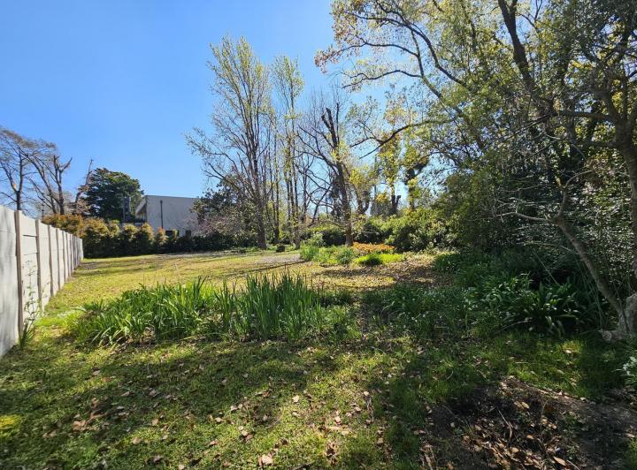 Terreno · 902m²
