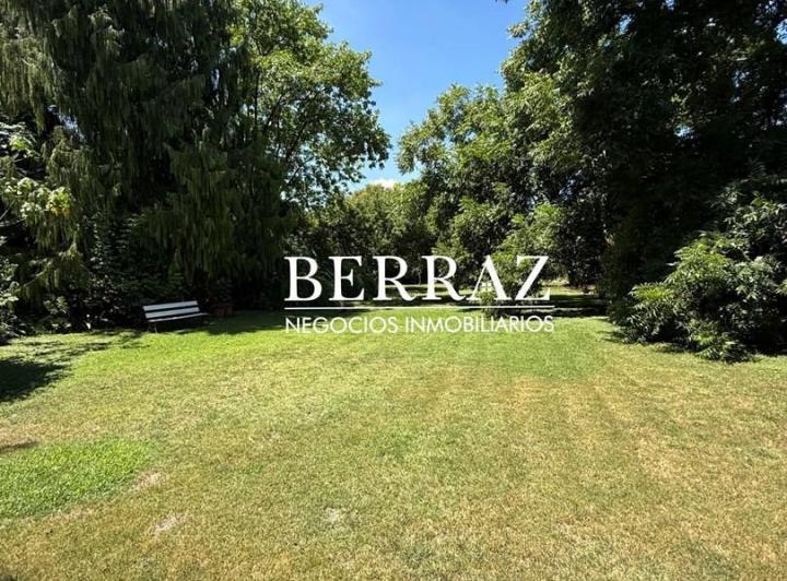 Terreno · 932m²