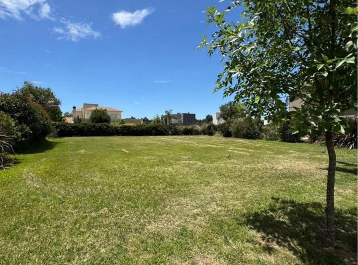 Terreno · 640m²