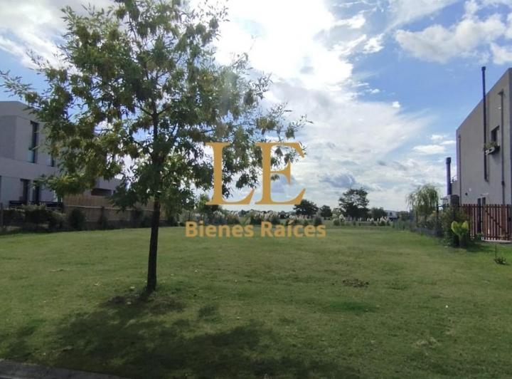 Terreno · 900m²