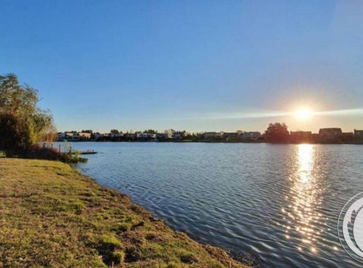 Terreno · 943m²