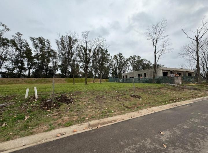 Terreno · 622m²