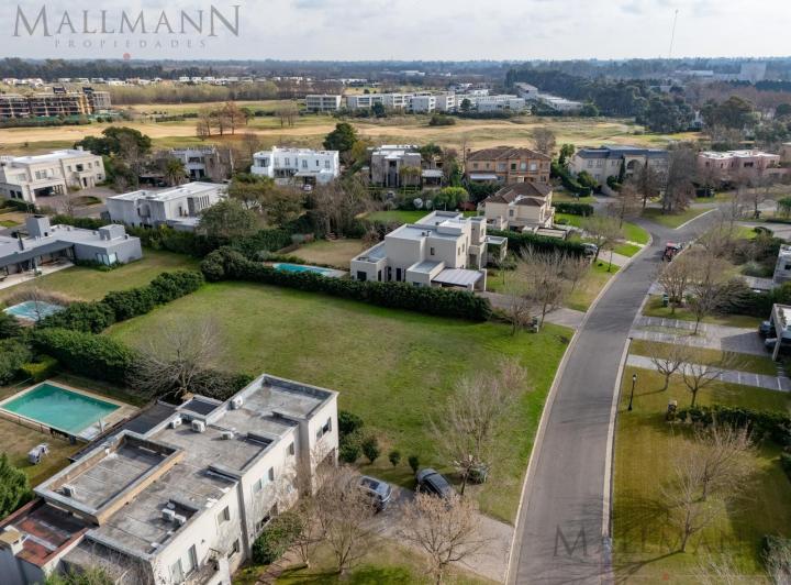 Terreno · 1506m²