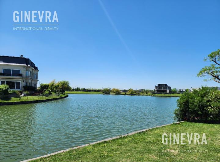 Terreno · 912m²