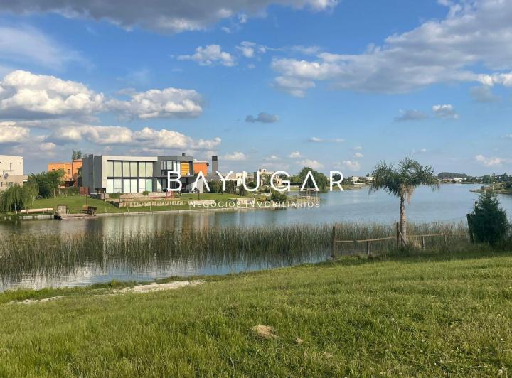 Terreno · 977m²