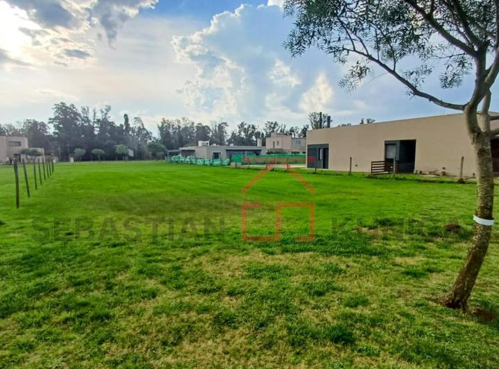 Terreno · 755m²