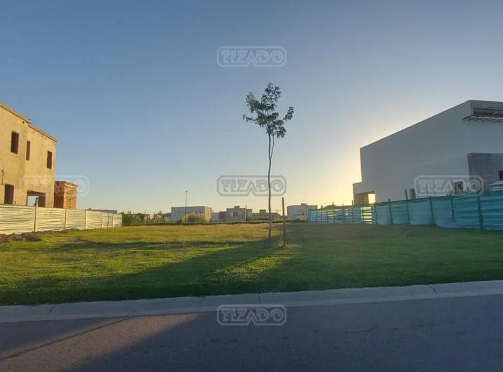 Terreno · 600m²