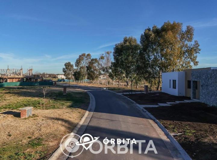 Terreno · 779m²