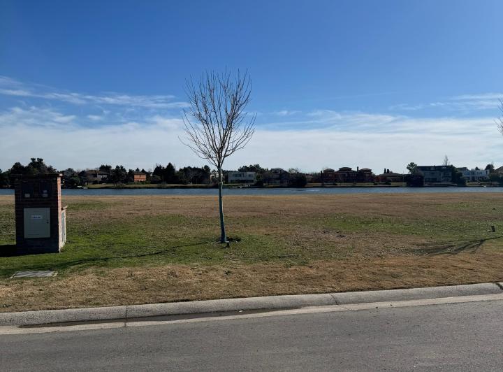 Terreno · 975m²