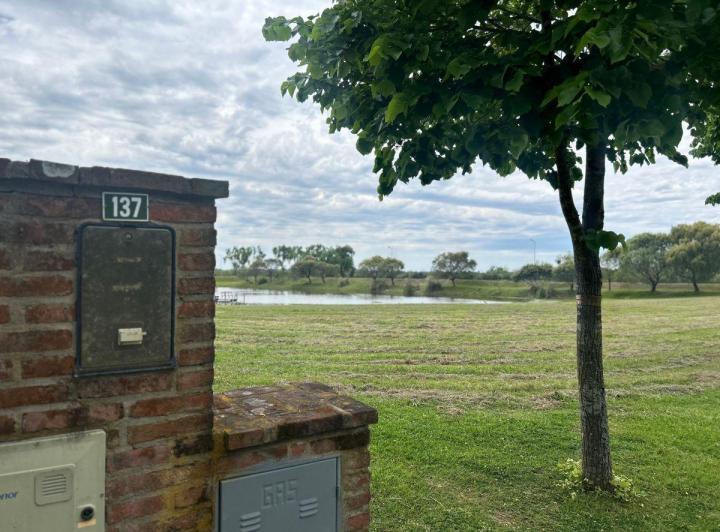 Terreno · 1075m²