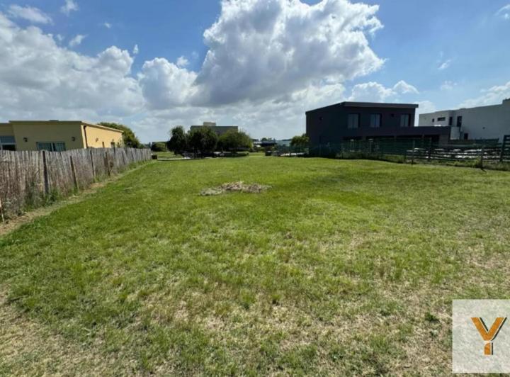 Terreno · 814m²
