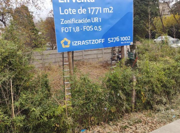 Terreno · 1771m²