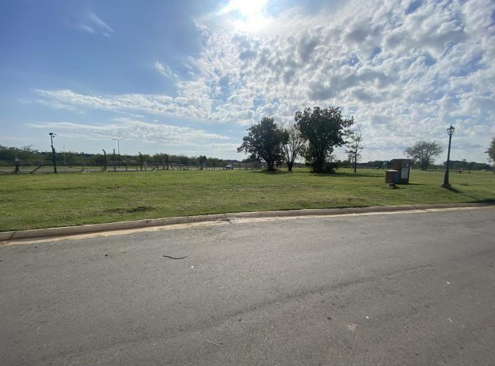 Terreno · 602m²