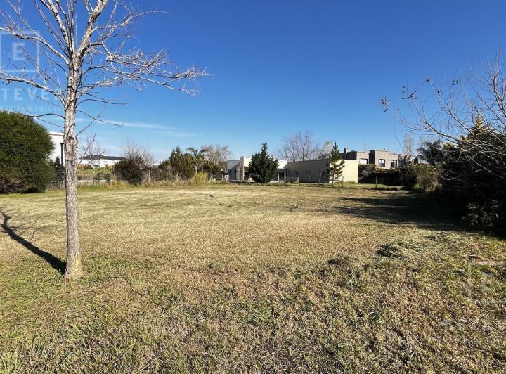 Terreno · 712m²