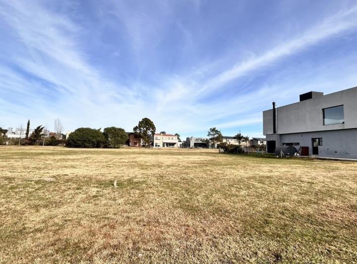 Terreno · 800m²