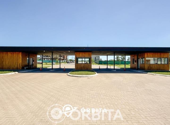 Terreno · 613m²