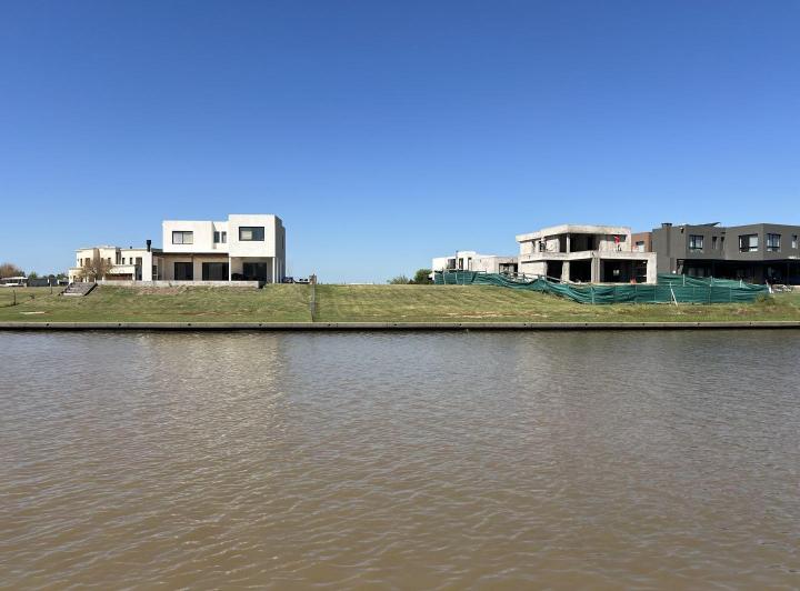 Terreno · 903m²