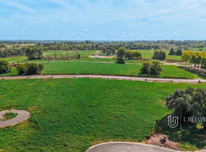 Terreno · 815m²