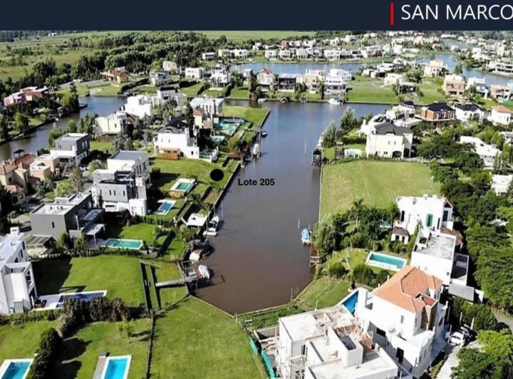 Terreno · 922m²