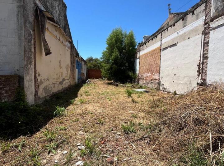 Terreno · 240m²