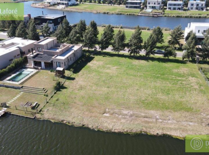 Terreno · 900m²