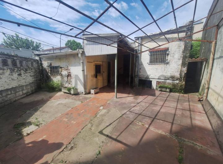 Terreno · 70m² · 4 Ambientes · 2 Cocheras
