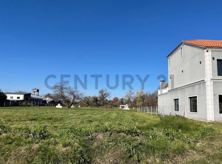 Terreno · 600m²